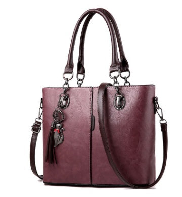 Elegant Leather Shoulder Bag - Luxury Handbag - Jatanele