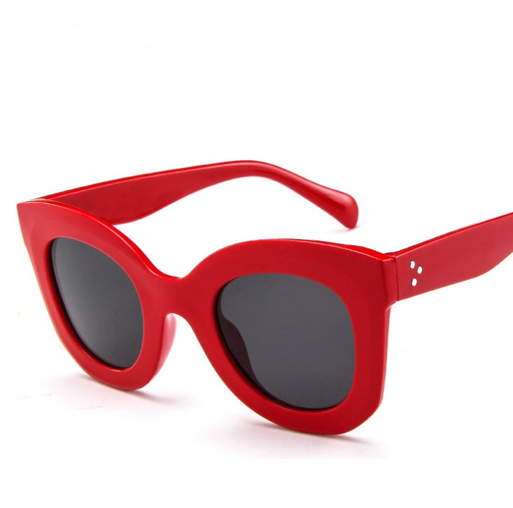 Cat Eye Sunglasses - Retro Fashion Statement - Jatanele