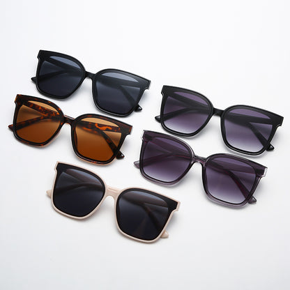 Classic Retro Oversized Sunglasses - Unisex Style for All Seasons - Jatanele