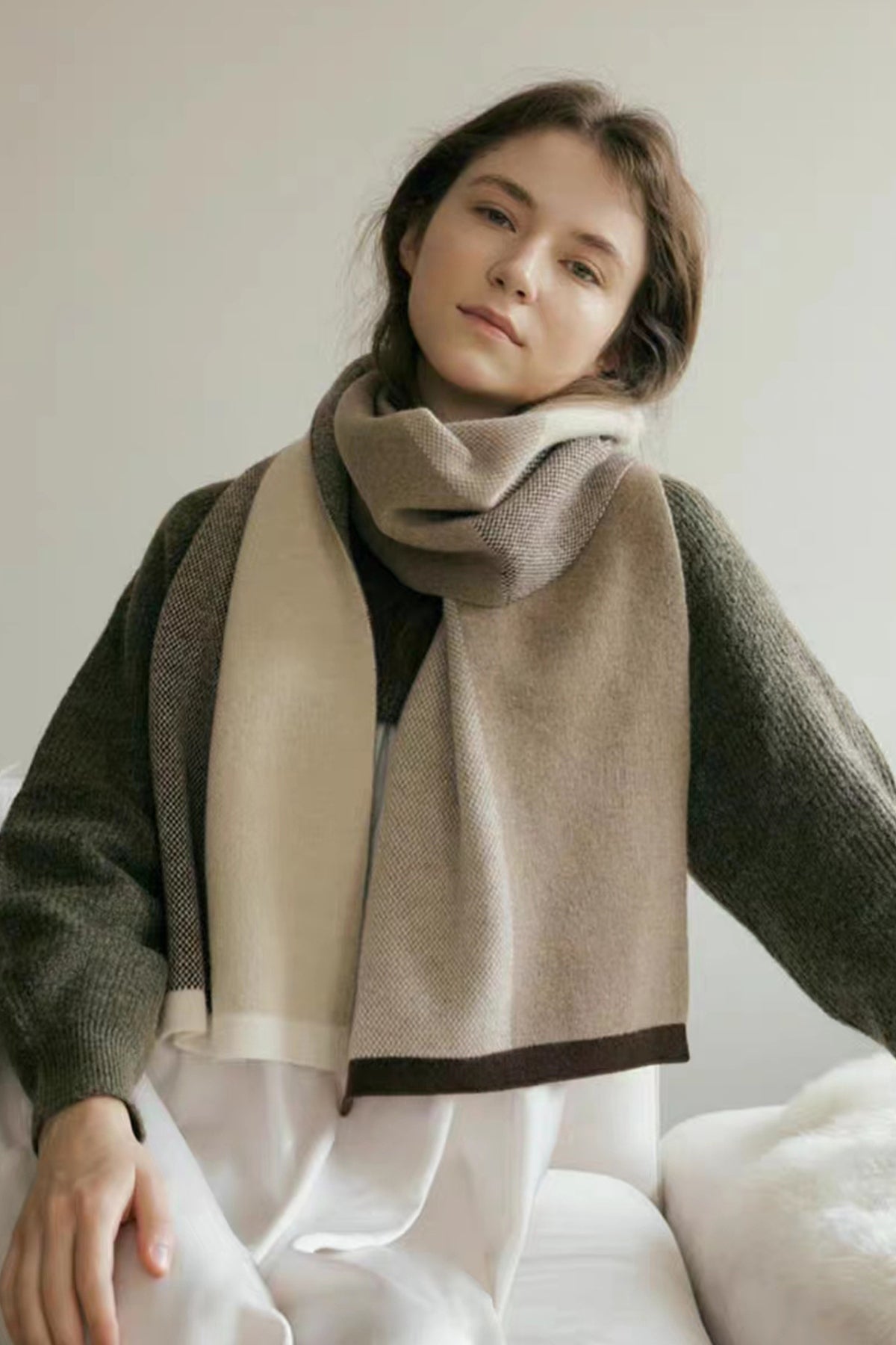 Aria Cozy Contrast Scarf Trendsi