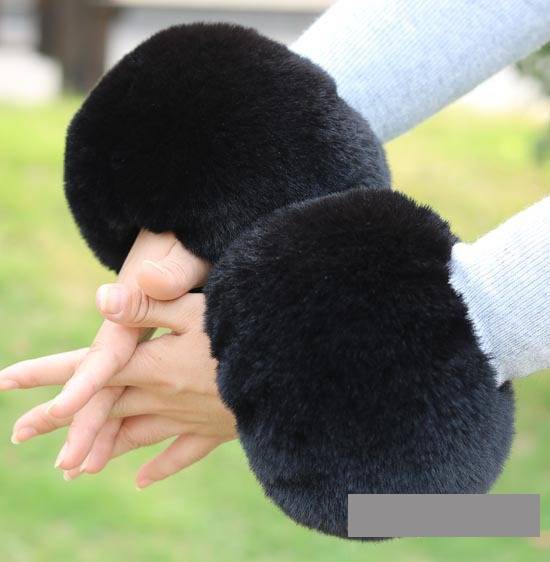 Women’s Luxe Faux Fur Hand Wristband Sleeves – Stylish and Cozy - Jatanele