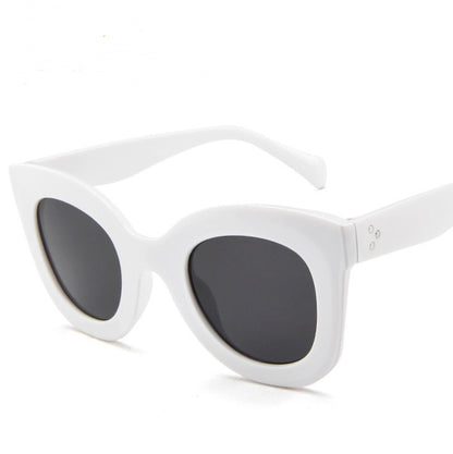 Cat Eye Sunglasses - Retro Fashion Statement - Jatanele