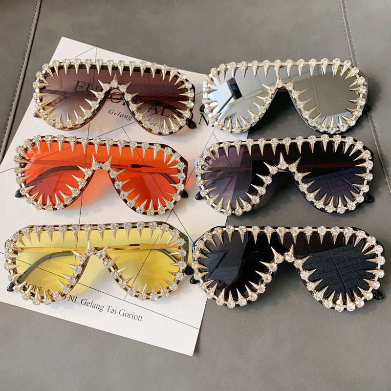 Chic Designer Sunglasses – Available in Six Unique Colors - Jatanele